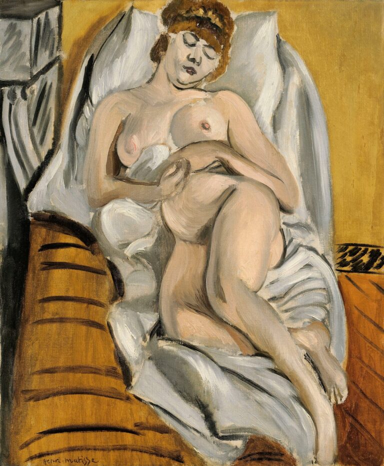 Reclining nude by Matisse, 1915: a sleeping woman lies diagonally on a bed of gray-white sheets, head tilted back, one hand at her abdomen and legs loosely crossed; ochre wall and striped bolster frame the scene with a small area of floorboards and drapery at left, painted with broad, candid brushstrokes.