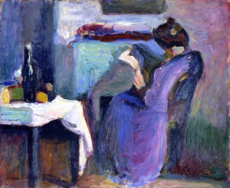 Interior with a woman in a violet dress seated in profile, reading; at left a white-covered table holds a dark bottle and yellow fruit; walls and furniture are painted in cool blues, greens, and mauves with thick, visible brushstrokes and soft edges.